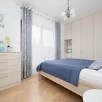 Daire Klimatyzowany W Stolicy By Renters Varşova