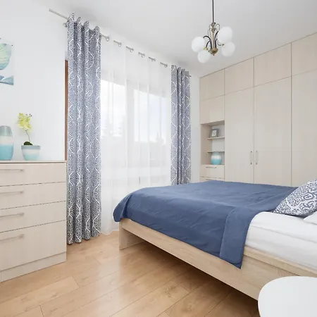Apartment Klimatyzowany Z Parkingiem W Stolicy By Renters Warsaw