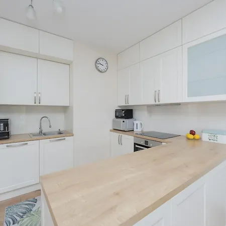 Apartamento Klimatyzowany Z Parkingiem W Stolicy By Renters