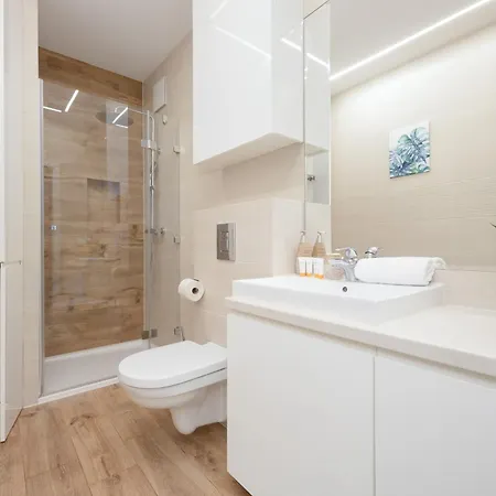 Klimatyzowany W Stolicy By Renters شقة وارسو
