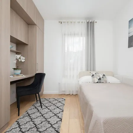 Klimatyzowany Z Parkingiem W Stolicy By Renters