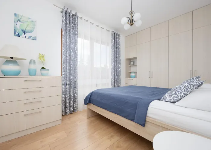 Apartman Klimatyzowany Z Parkingiem W Stolicy By Renters Varsó