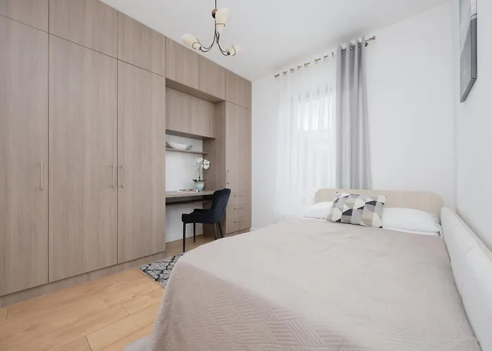 Klimatyzowany Z Parkingiem W Stolicy By Renters شقة *