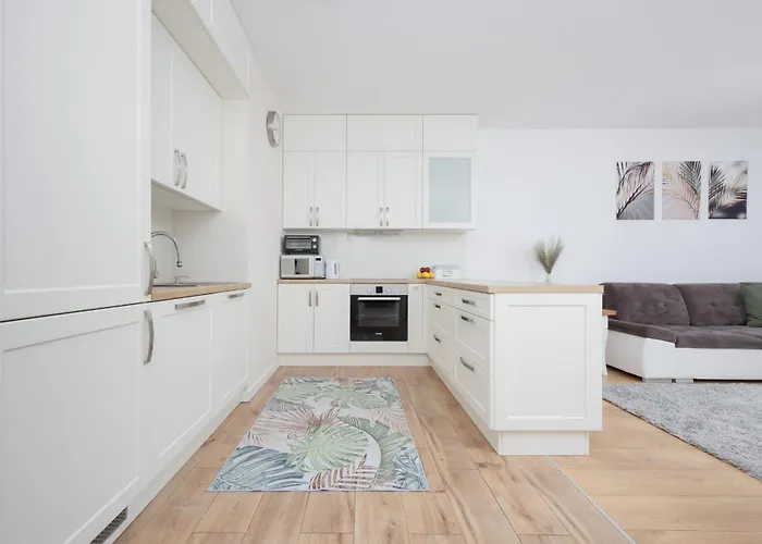 Klimatyzowany Z Parkingiem W Stolicy By Renters Apartman